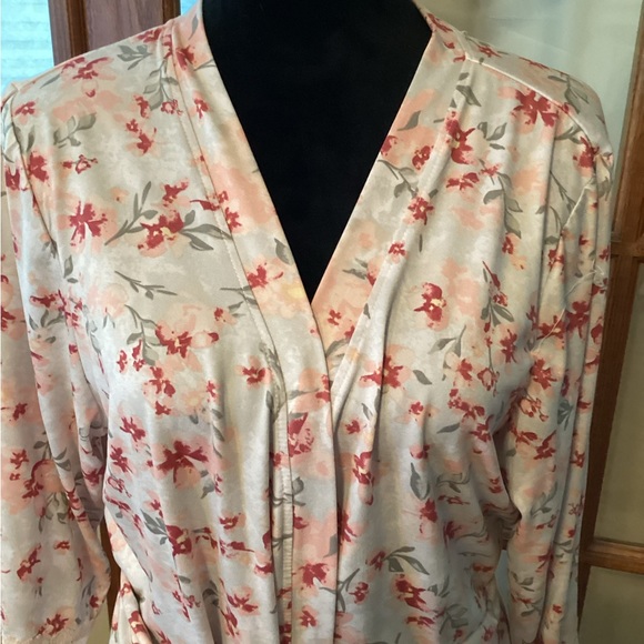 Marilyn Monroe Robe - Picture 2 of 8